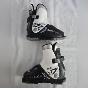 Dalbello Kids Black and White Ski Boots 25.1 MM